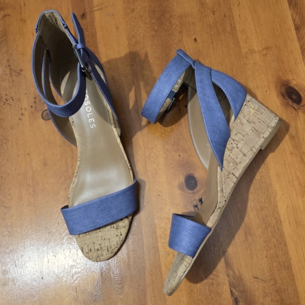 NWOB Aerosoles Willowbrook Medium Wedge Sandals Mid-Blue Leather Cork 8.5Wide